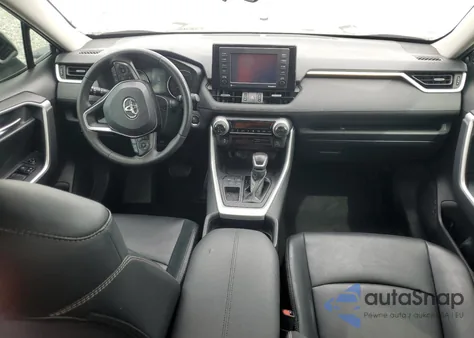 2021 Toyota Rav4 Xle Premium z USA, uszkodzony, nr VIN 2T3C1RFVXMC112776